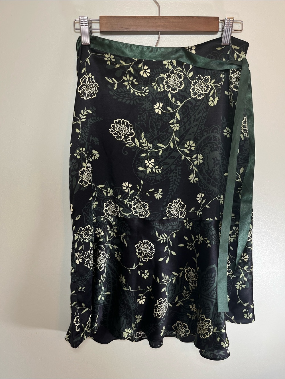 New York & Company 100% Silk Midi Skirt Black Green Floral Whimsigoth Y2K